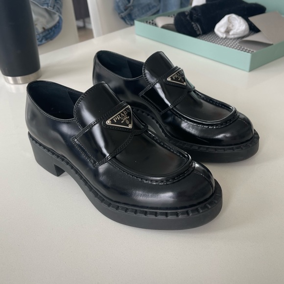 BRAND NEW Prada logo loafers - Picture 3 of 11
